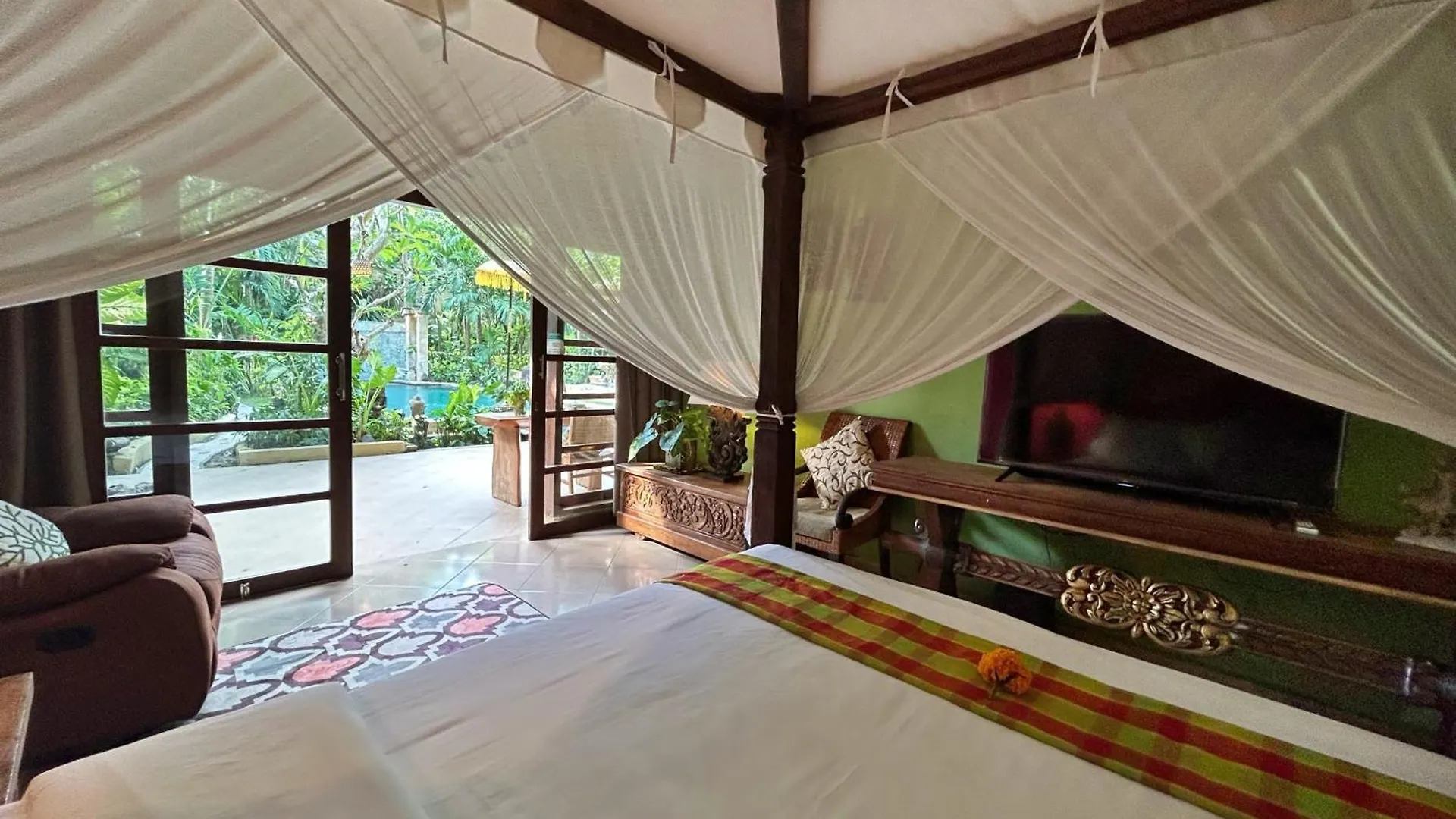 The Chand Villa - A Hidden Gem In Petitenget Seminyak Indonesien